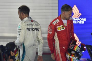 Vettel kena sanksi, peluang Hamilton rebut gelar juara makin besar