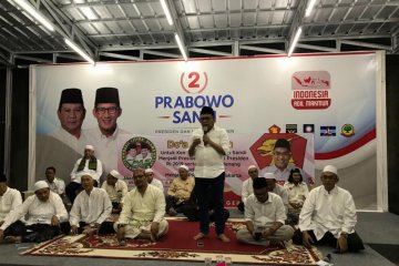 Ratusan santri mendoakan Prabowo-Sandiaga