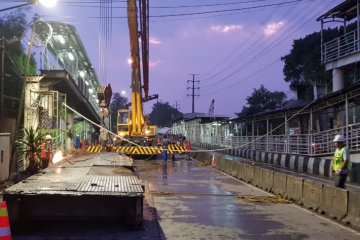 Pemkot Jakbar bangun ulang JPO jembatan gantung