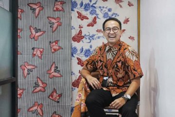 Iwet Ramadhan lakukan ini agar batik diterima anak muda