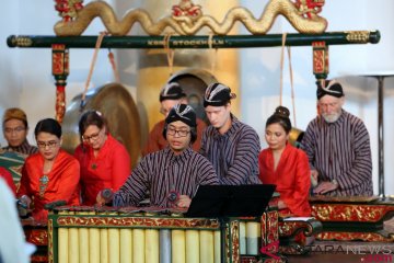 Musik gamelan pukau musisi klasik Swedia