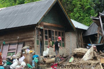 Pasca Banjir Bandang Mandailing Natal