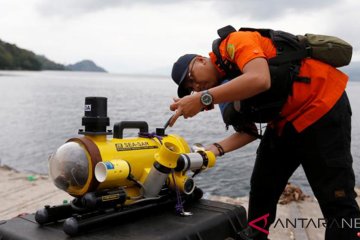 Ratusan nelayan ikut bantu korban pesawat jatuh