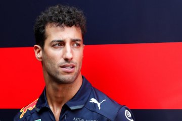 Frustasi di GP Amerika, Ricciardo tinju dinding hingga berlubang