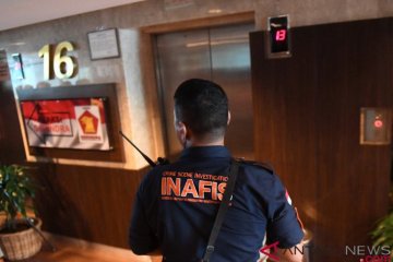 Ruangan Anggota DPR Terkena Peluru ''Nyasar"