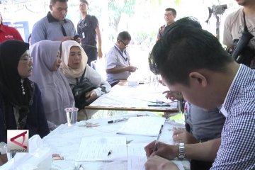 Pihak keluarga inti diantarkan ke RS Polri