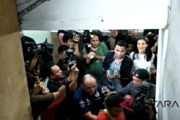 Atiqah Hasiholan penuhi panggilan Polda Metro