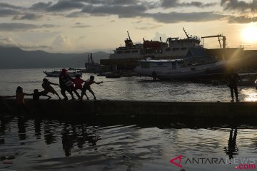 Aktivitas Pelabuhan di Donggala