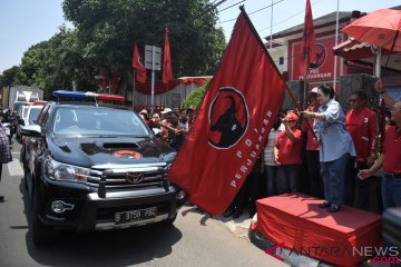 Megawati lepas pengiriman bantuan PDIP ke Sulteng