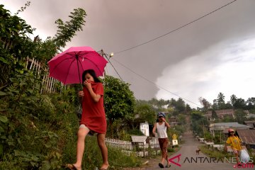 Bupati Minahasa minta warganya jauhi Gunung Soputan