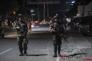 Menyusuri malam di Palu usai gempa