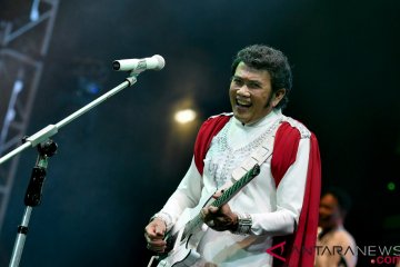 Rhoma Irama - Dipha Barus kolaborasi "dangdut & DJ" di Synchronize