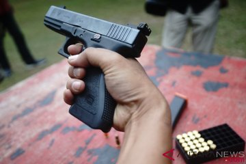 Uji Senpi Glock 17 di Mako Brimob