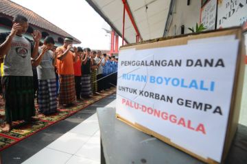 Salat ghaib untuk korban gempa dan tsunami Sulteng