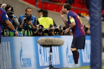 Hasil dan klasemen Grup B, Barca dan Inter masih digdaya