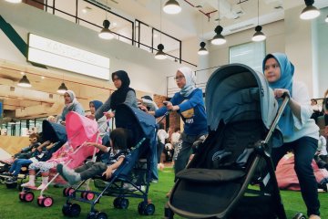 Ibu pascamelahirkan dapat menggunakan stroller untuk berolahraga