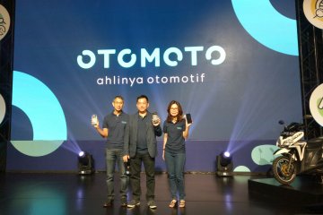 Menaksir harga jual sepeda motor lewat aplikasi Otomoto