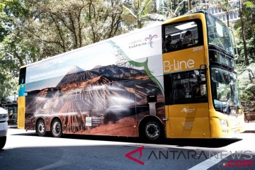 Promosi pariwisata, bus Wonderful Indonesia berkeliling di jalan utama Berlin