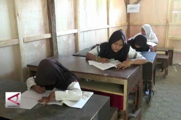 Merajut cita-cita anak korban bencana di sekolah darurat