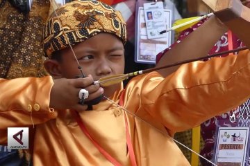 Ratusan pemanah tradisional bertanding di kota Solo