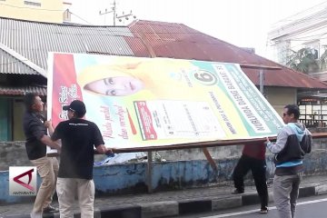 Bawaslu Kota Ternate tertibkan  alat peraga kampanye