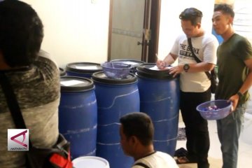 Polisi kembali grebek rumah produksi Miras