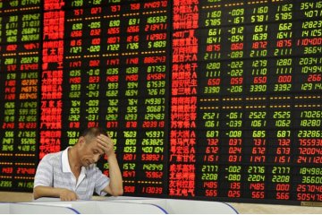 Saham China ditutup merosot, tertekan lonjakan kasus virus global