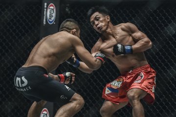 Kevin Belingon kokohkan gelar bantam One Championship