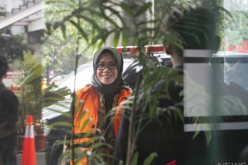 Eni Saragih akui ada penerimaan lain