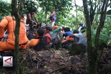 6 Mahasiswa pendaki gunung ditemukan selamat