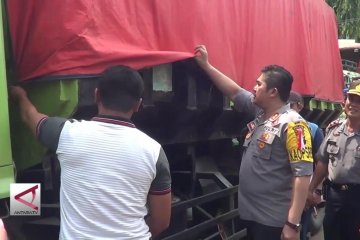 Polres Pekalongan amankan 7 truk batubara ilegal