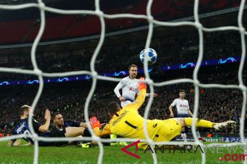 Eriksen Antar Tottenham Kalahkan Inter