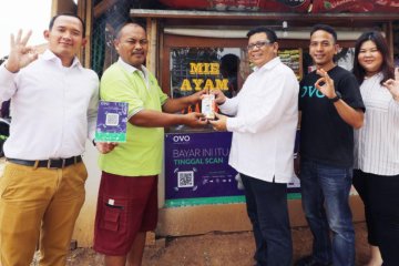 Pedagang sekitar proyek Meikarta mendapat layanan digital