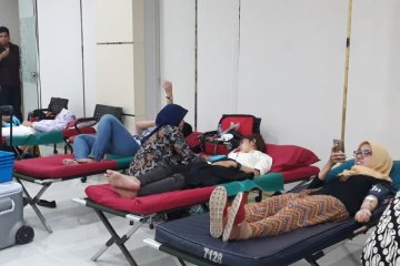 Aksi sosial donor darah warnai rangkaian HUT Indonesia Re ke-33