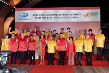 Presiden dan Ibu Iriana Hadiri Gala Dinner APEC
