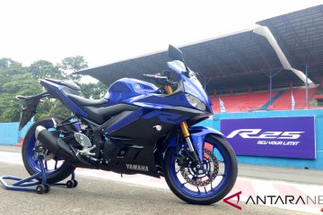 Yamaha R25 generasi terbaru hadir dengan sistem ABS