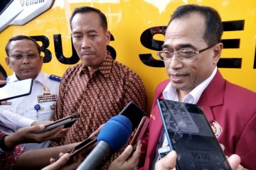 Menhub resmi serahkan bus sekolah kepada UMM