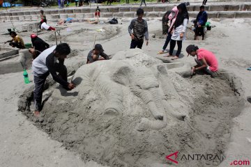 Lomba Patung Pasir 3D Di Pantai Panjang Bengkulu