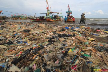 Penanggulangan sampah di pesisir Lampung Timur
