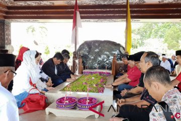 Bung Karno yang terus "menghidupi" warga Blitar