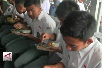 Bayar makanan sesuai kemampuan di kantin keikhlasan