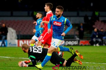 Atasi Red Star, Napoli Puncaki Grup C