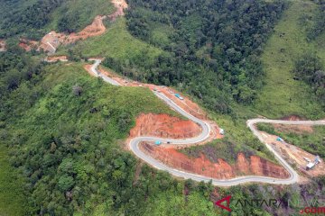 Jalan Akses Wisata Mandeh Pessel-Padang