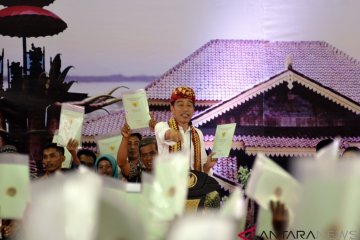 Presiden Bagikan Sertifikat Tanah