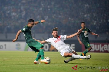 Pesrsebaya Surabaya Kalahkan PSM Makassar