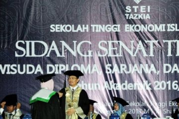 24 wisudawan STEI Tazkia penghafal Al Quran