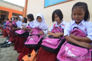 Ribuan paket bantuan disalurkan untuk korban tsunami