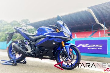 Sensasi melibas Sirkuit Sentul menunggangi Yamaha R25