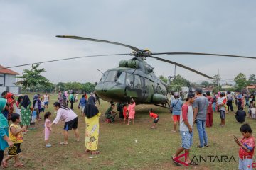 Helikopter Mendarat Darurat Karena Cuaca Buruk