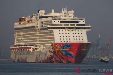 Kapal Pesiar Genting Dream Di Surabaya